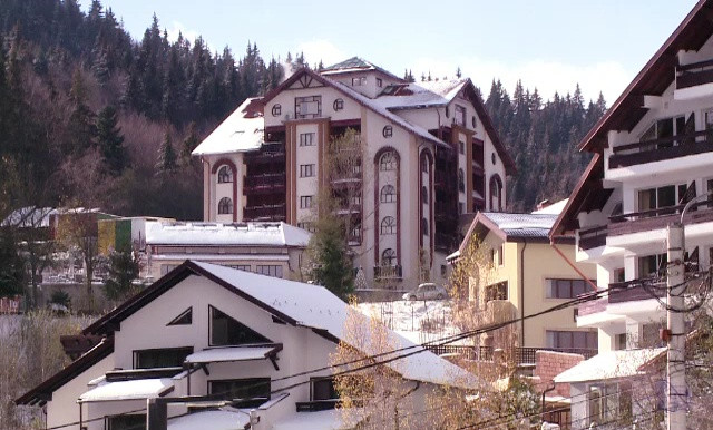 Tot mai puțini turiști aleg Valea Prahovei. Aglomerația de pe DN1 și lipsa locurilor de relaxare îi sperie