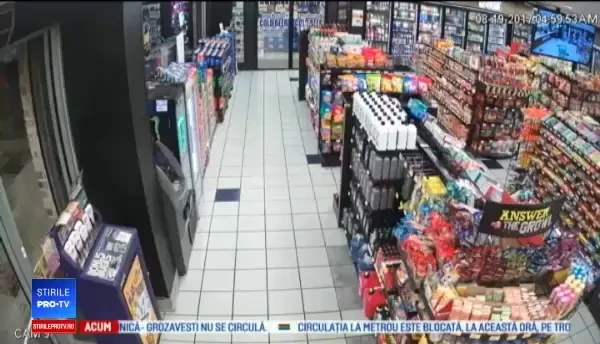 Nouă metodă de furt, în SUA, unde hoții pleacă cu tot cu bancomate din magazine