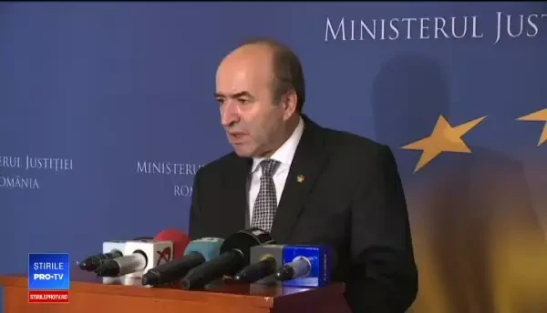 Toader răspunde criticilor lui Iohannis: Eram obligat prin lege să merg în Parlament să prezint Legile Justiției