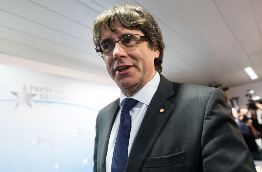 Puigdemont se retrage"provizoriu" ca să permită formarea unui guvern catalan
