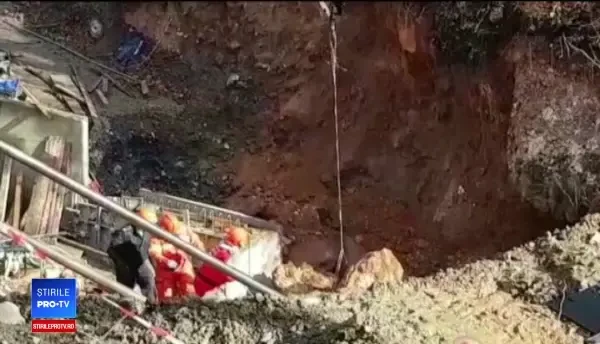 ANIMAȚIE GRAFICĂ: 3 muncitori au murit, striviți de o bucată de stâncă