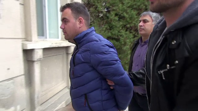 Doi bărbați, reținuți după ce ar fi jefuit persoane care erau sub influența alcoolului