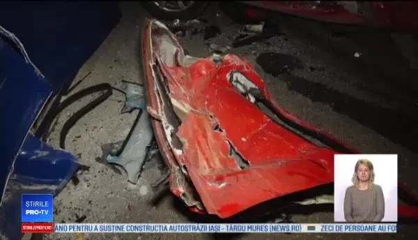 Trei răniți, după ce mașina lor a izbit un autobuz, în Buzău