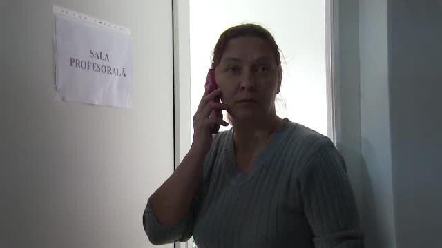 Învățătoare acuzată că îi terorizează pe copii. Părinte: ”Îi zice măgar și fluture de pădure”