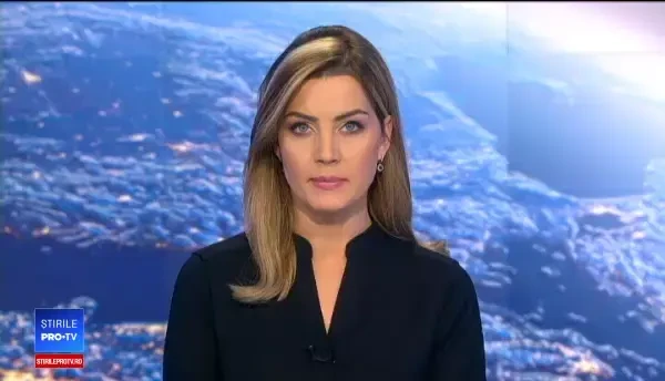 Maşină găsită în Lacul Morii, la 20 de metri de mal. Scafandrii caută supravieţuitori