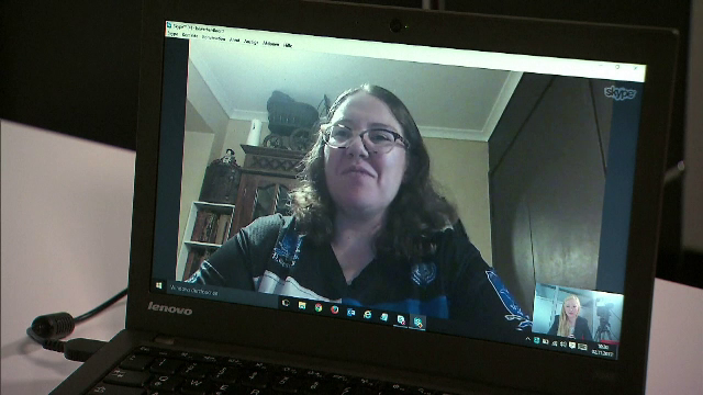 O femeie din Australia suferă de o boală rară, care o face să nu uite nimic