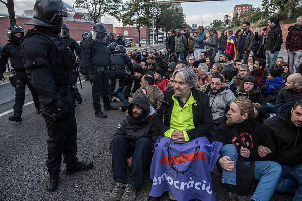 Proteste în Catalonia. Activiștii pro-independență flutură steagul separatist