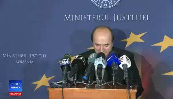 Tudorel Toader, prima reacţie privind modificarea legilor justiţiei. A plecat când a fost întrebat despre proteste