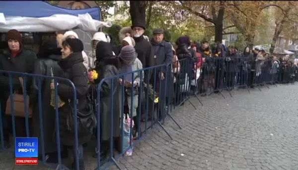 Pelerinaj de trei zile, la care participă deja mii de credincioşi, la Mănăstirea Radu Vodă din Bucureşti