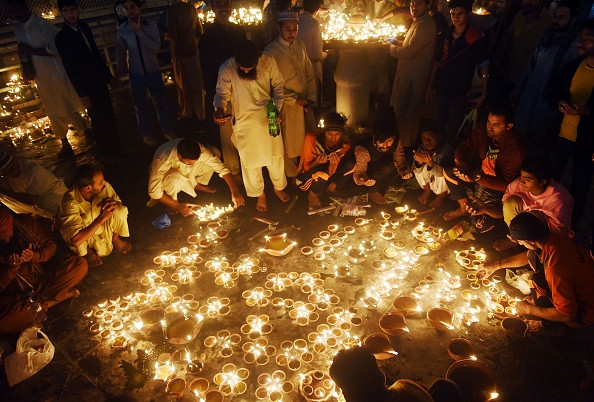 Un autobuz s-a prăbușit într-un defileu în Pakistan: 27 de morți și 50 de răniți