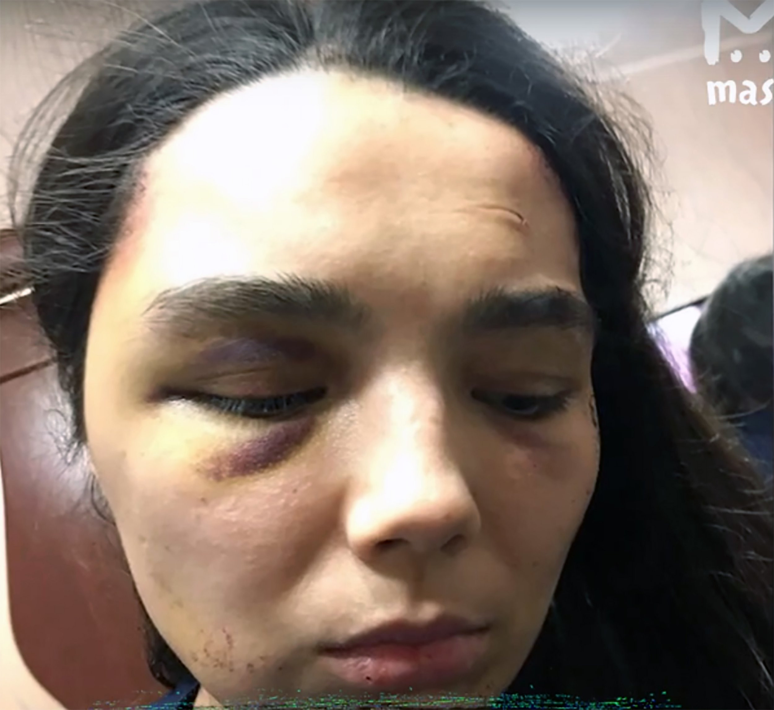 Sechestrată și tratată ca o sclavă sexuală, timp de șase ani: Mă bătea sub privirile copiilor