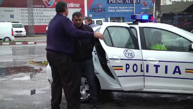 Noua metodă a hoților, în Dâmbovița. Ce urmează după ce o femeie cere o cană cu apă