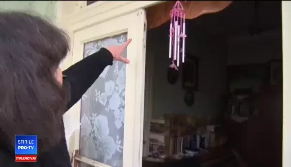 Noua metodă a hoților, în Dâmbovița. Ce urmează după ce o femeie cere o cană cu apă