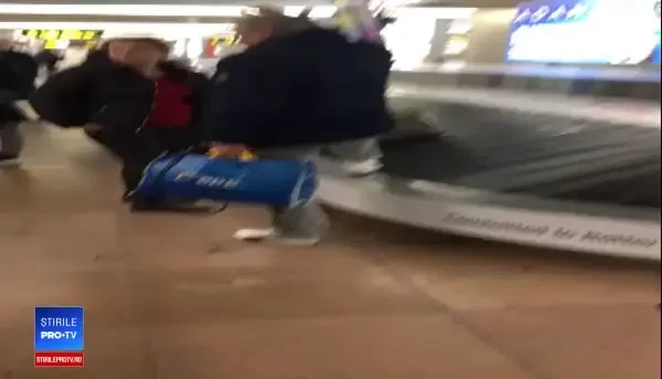 Cursa TAROM Bruxelles-București, cu ministrul Apărării și europarlamentari din România la bord, anulată