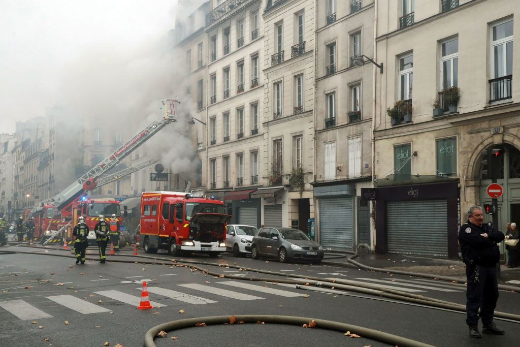 Incendiu de proporţii, într-un magazin din Paris. Sunt cel puţin 6 răniţi