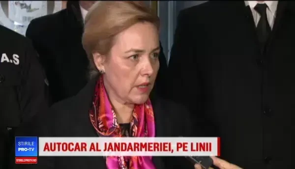 Gafă a ministrului Carmen Dan: a confundat „prenumele” cu „pronumele”. Cum a ironizat-o Godină