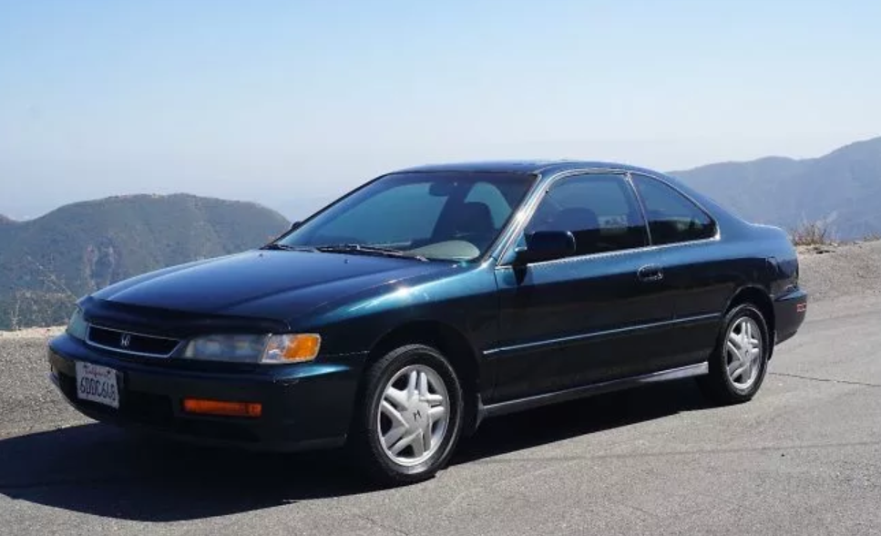 Modalitatea ingenioasă prin care un tânăr și-a ajutat iubita să-și vândă mașina Honda Accord 1996