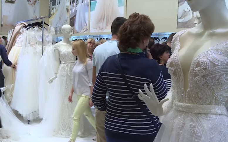 Test de rezistență pentru viitorii miri, la un târg de nunți. ”Vreau să scap, atât!”