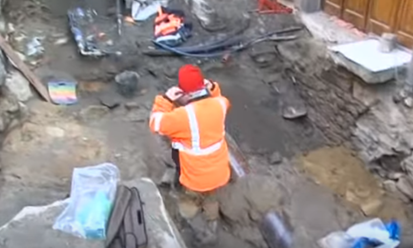 Un cimitir din Evul Mediu a fost descoperit pe insula Mont Saint Michel. Unele morminte s-au păstrat integral