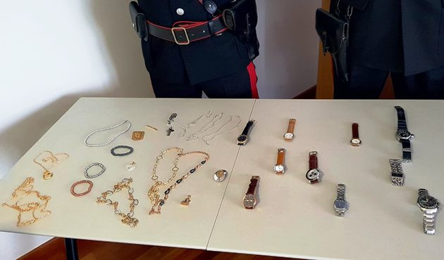 Româncă suspectată de cel puțin 100 de furturi, arestată în Italia. Detaliul care a dat-o de gol