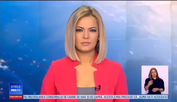 Fenomen neobişnuit într-un port din Crimeea. Milioane de meduze au umplut apele de lângă țărm