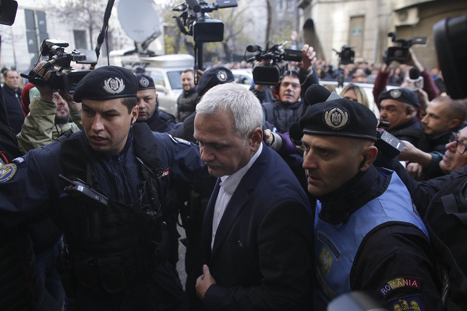 Liviu Dragnea, sechestru de peste 127 milioane de lei în dosarul TelDrum. Huiduieli și îmbrânceli la DNA