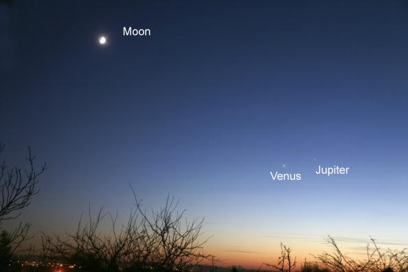 Planetele Jupiter și Venus, surprinse foarte aproape una de cealaltă