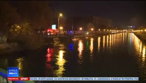 Un șofer de 23 de ani a ajuns cu mașina în Dâmbovița, vrând să evite o coliziune