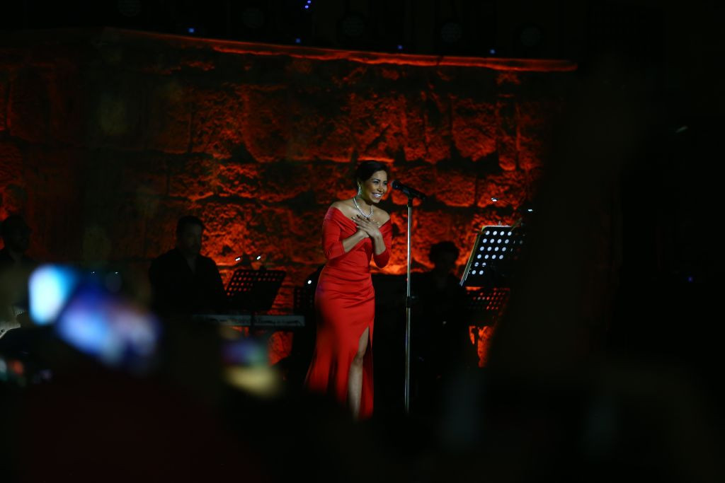 Cântăreață din Egipt, chemată în instanță, după ce și-a sfătuit fanii să nu bea apă din Nil