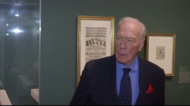 Christopher Plummer, care l-a înlocuit pe Spacey într-un film, criticat pentru că l-a apărat