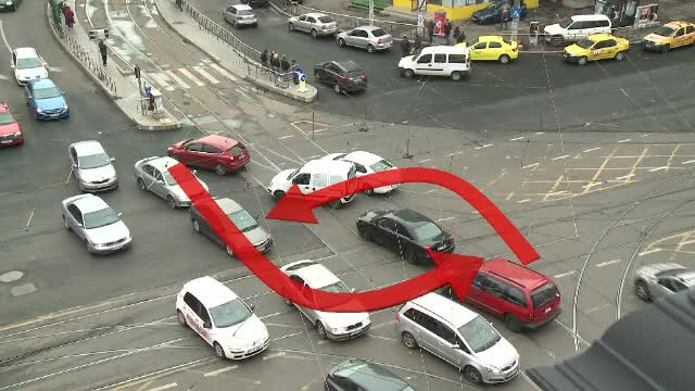 Cum se execută virajul la stânga? Poliția spune că puțini fac manevra corect