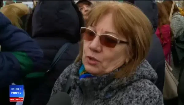 Câteva sute de medici de familie protestează în Piaţa Victoriei. Sistemul va intra în colaps