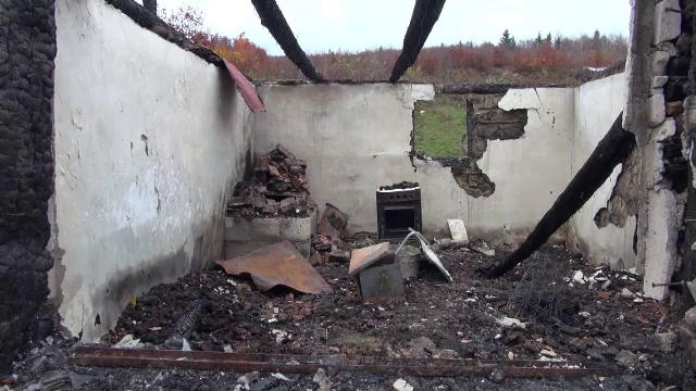 Un bărbat din Bacău și-a incendiat locuința după ce soția a plecat de acasă, cu copiii