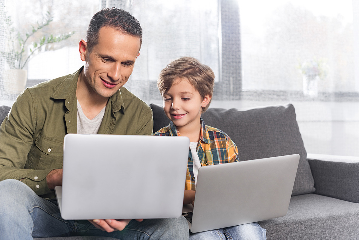Reduceri mari la laptopuri, de Black Friday 2017