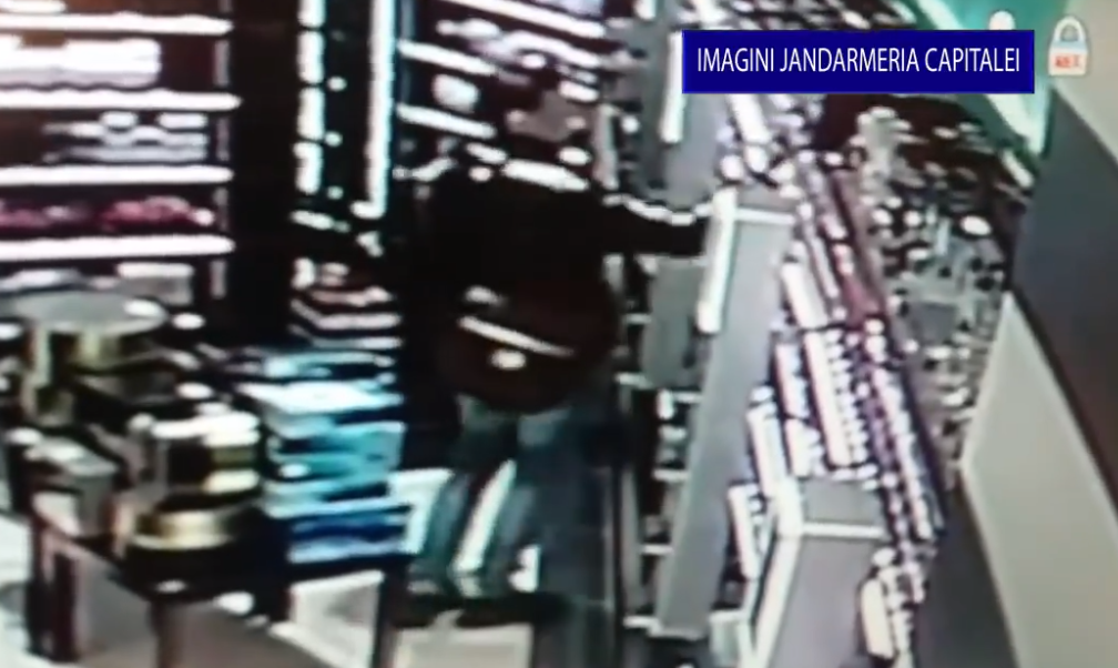 Bărbat prins vânzând cosmetice furate dintr-un mall din București