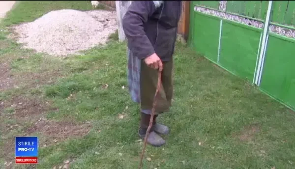 Doi bătrâni din Dâmbovița, înșelați de niște necunoscuți. Cum au procedat escrocii