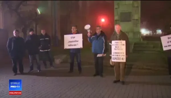 ”Ne-am săturat de struți, de ouă, de veverițe”. Investițiile primarului din Bistrița au scos oamenii în stradă