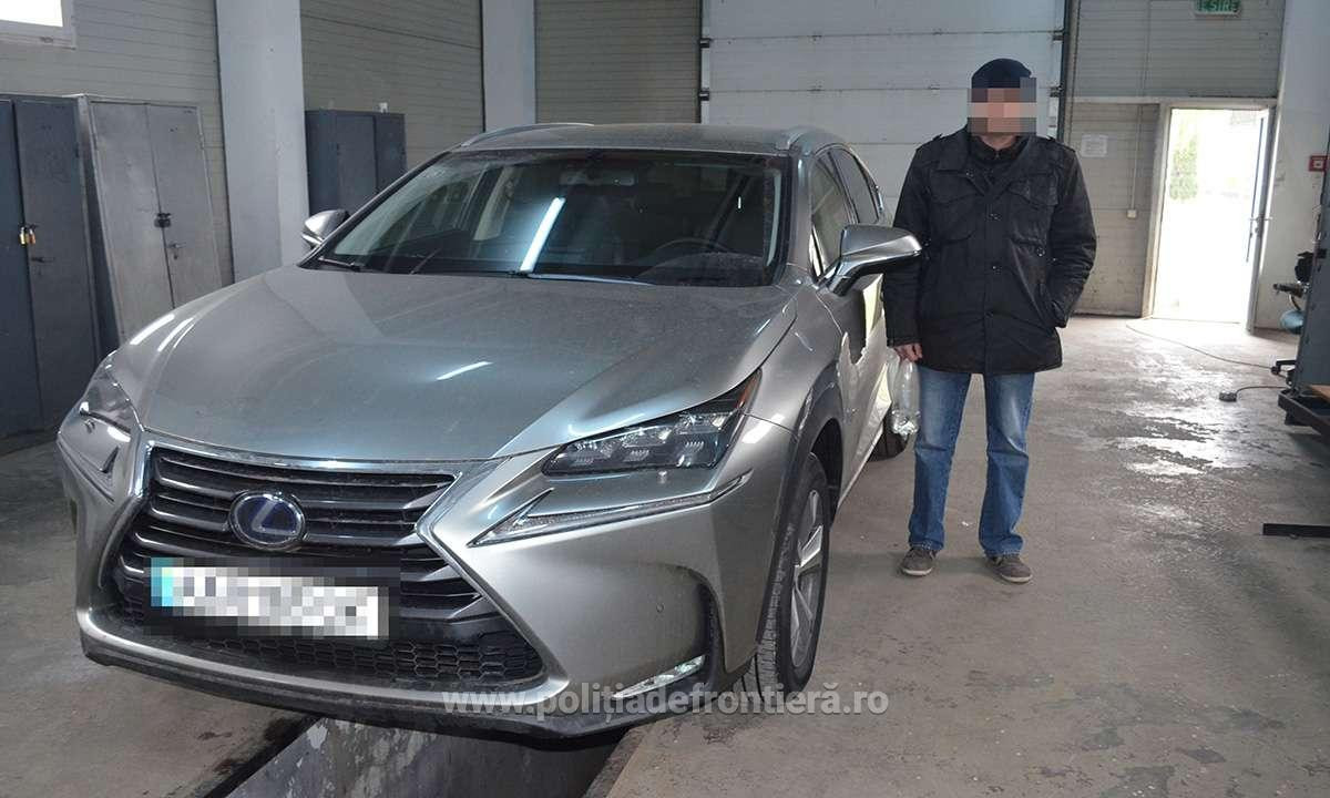 Lexus din Ucraina, oprit la frontieră. Ce au găsit poliţiştii în maşină