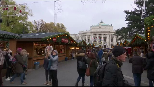 Viena, în atmosferă de sărbătoare: s-au deschis târgurile de Crăciun