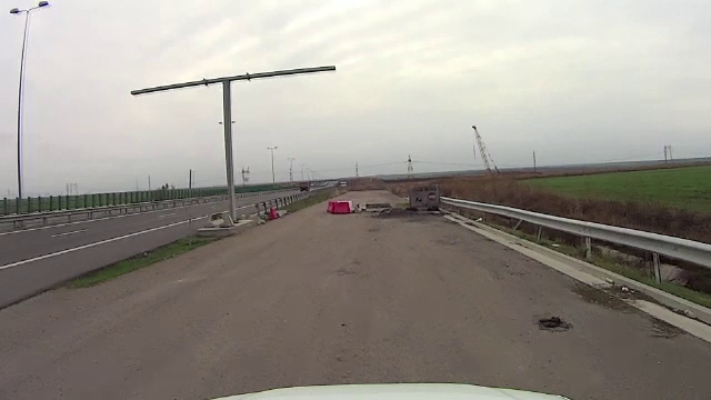 Pericole mortale pe autostrăzile din România. Semnele rutiere te ”ajută” să intri în stabilopozi