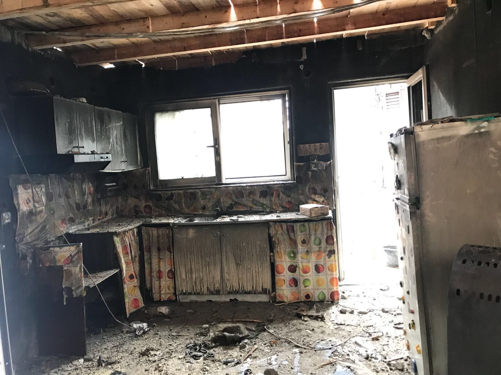 O familie, care a rămas fără locuință în prag de iarnă, are nevoie de ajutor