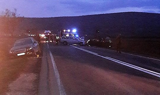 Accident grav petrecut în județul Alba: trei mașini au intrat în coliziune: 1 mort