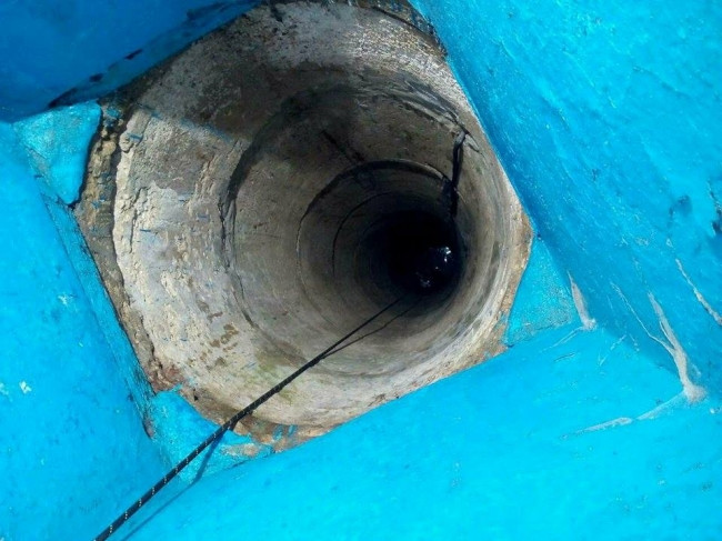 Copil din Moldova, găsit împuşcat într-o fântână. Cine l-ar fi ucis