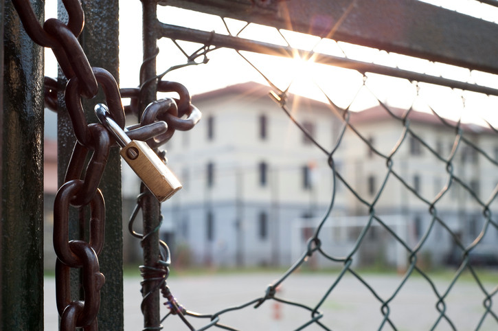 25 de uiguri au evadat dintr-o închisoare din Thailanda, cu ajutorul păturilor