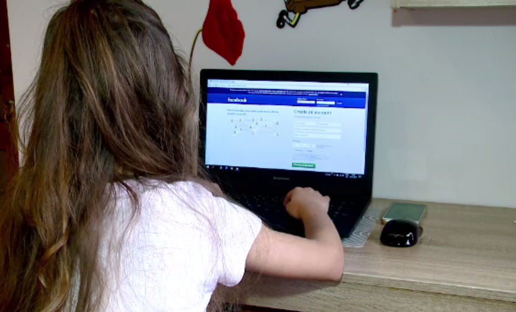 Copiii sub 16 ani nu vor mai putea avea cont pe Facebook fără acordul părinților, din 2018