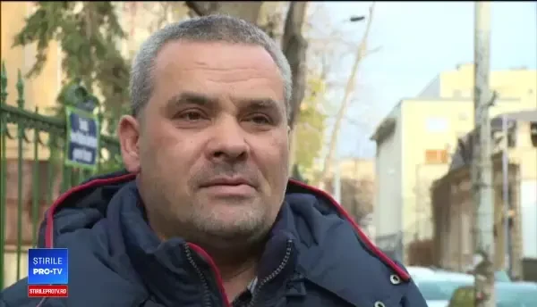 Cinci saci plini cu milioane de cartele SIM, găsiţi pe o stradă din Capitală