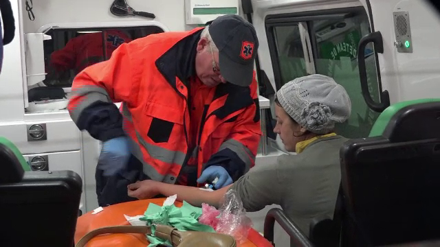 O mamă și cei trei copii ai săi, la spital după ce au mâncat ciuperci