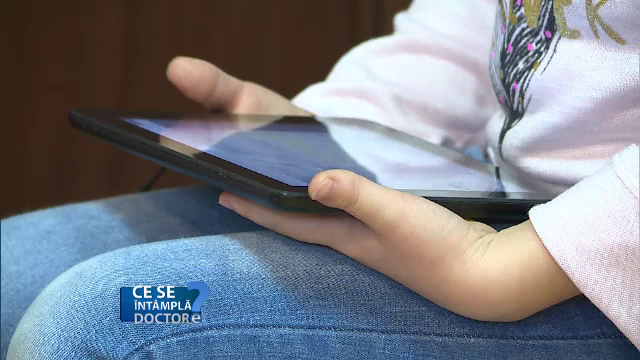 Statul pe telefon, pe întuneric, are consecințe grave asupra sănătății