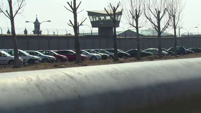 Percheziţii la penitenciarul Colibaşi. Procurorii au descoperit ca deţinuţii făceau trafic de droguri