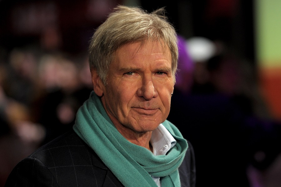 Harrison Ford a salvat o femeie prinsă în maşină după un accident